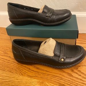 Clarks Loafers women's size 8